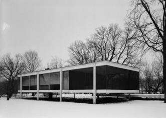 : 800px-Mies_van_der_Rohe_photo_Farnsworth_House_Plano_USA_7